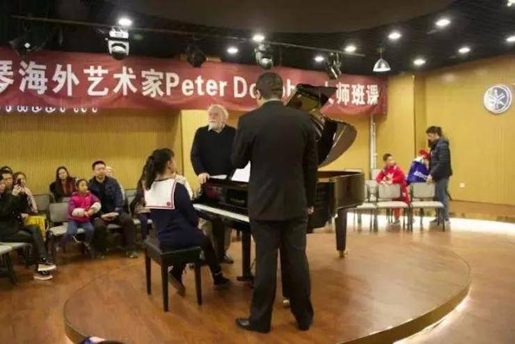 【回顾】bc贷海外艺术家Peter Donohoe成都雅音大师班讲座活动圆满落幕！