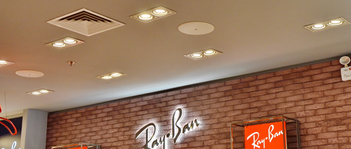 Ray?Ban 宏伊国际广场店——bc贷 CIS 商用安装系统的经典应用